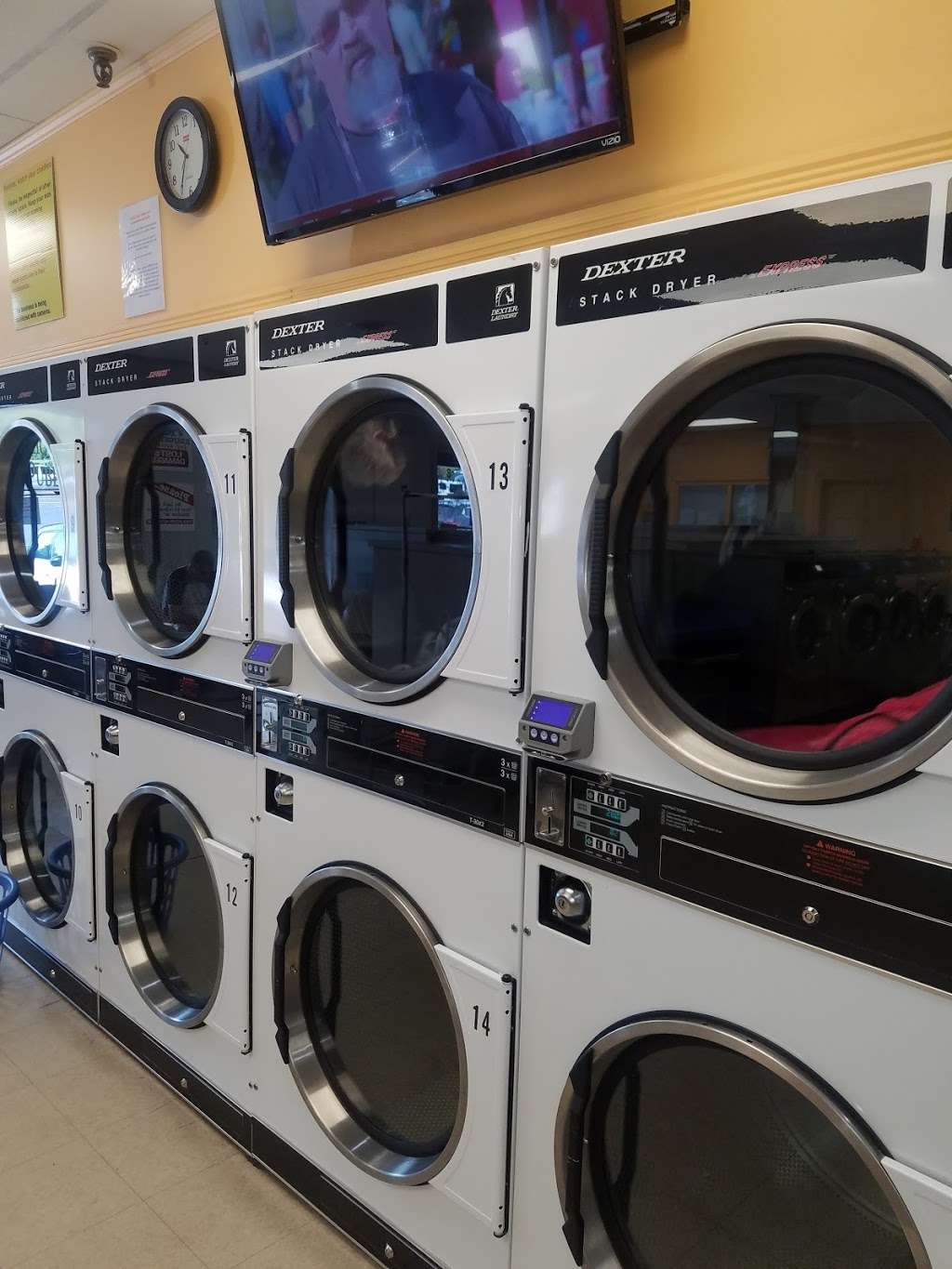 Longfellow Plaza Laundromat | 449 Boston Post Rd E, Marlborough, MA 01752, USA | Phone: (508) 624-5588