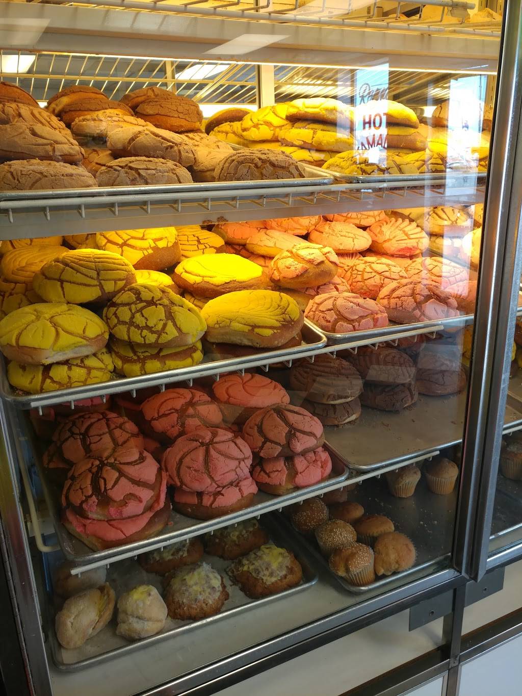 Reynas Mexican Bakery | 727 Kansas Ave, Kansas City, KS 66105, USA | Phone: (913) 281-2287