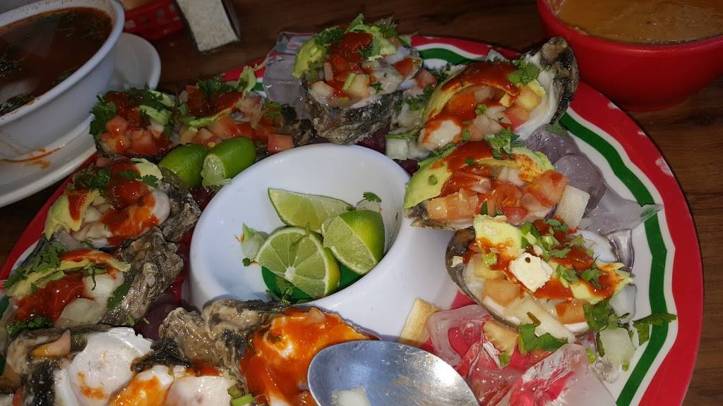 Mariscos La Reyna | 3349 W Illinois Ave, Dallas, TX 75211, USA | Phone: (214) 339-8630