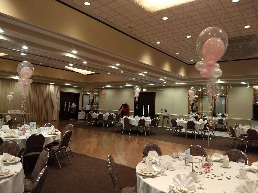 Pescatore Palace Restaurant and Banquet | 3400 River Rd, Franklin Park, IL 60131, USA | Phone: (847) 678-0895