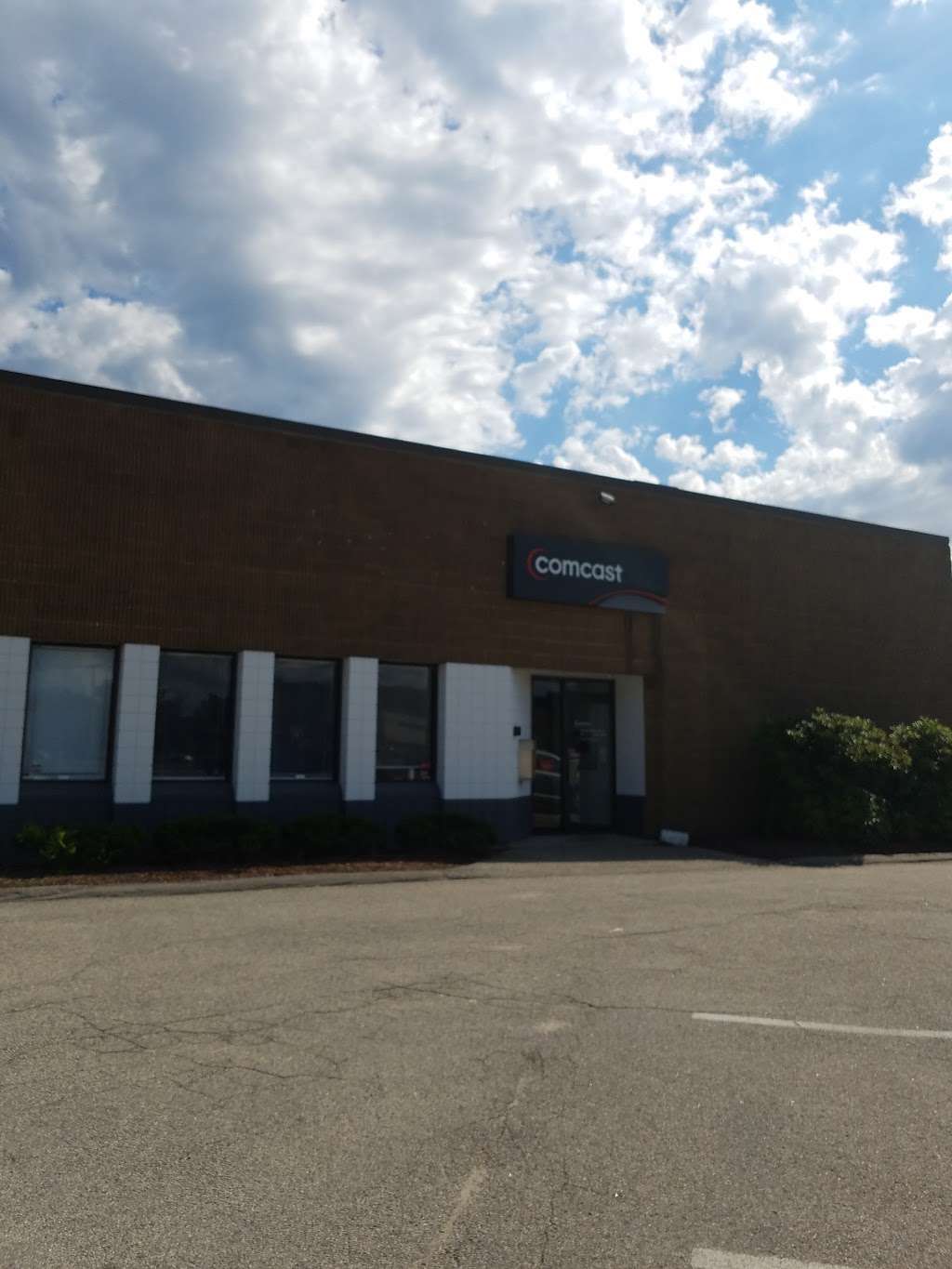 Comcast Service Center | 375 Vanderbilt Ave, Norwood, MA 02062, USA | Phone: (800) 266-2278