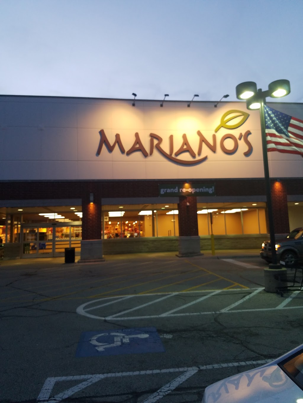 Marianos | 1900 S Cumberland Ave, Park Ridge, IL 60068, USA | Phone: (847) 696-2360