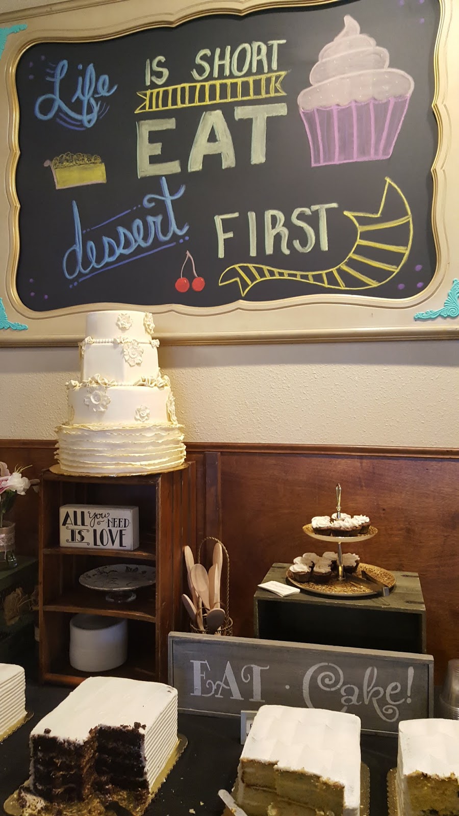 Lesleys Creative Cakes | 1235 S Gilbert Rd #26, Mesa, AZ 85204, USA | Phone: (480) 221-2588