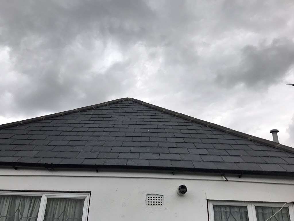 HWS and Sons Roofing Guttering | Heather Greens, Reigate Rd, Betchworth RH3 7DB, UK | Phone: 0800 191 0101