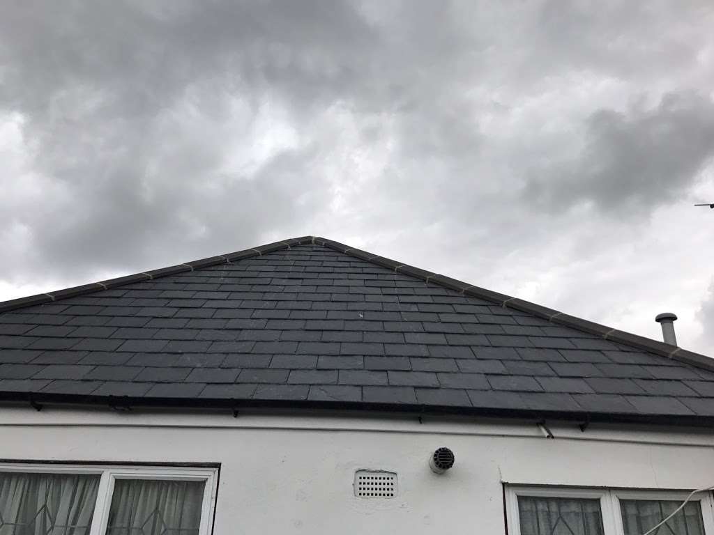 HWS and Sons Roofing Guttering | Heather Greens, Reigate Rd, Betchworth RH3 7DB, UK | Phone: 0800 191 0101