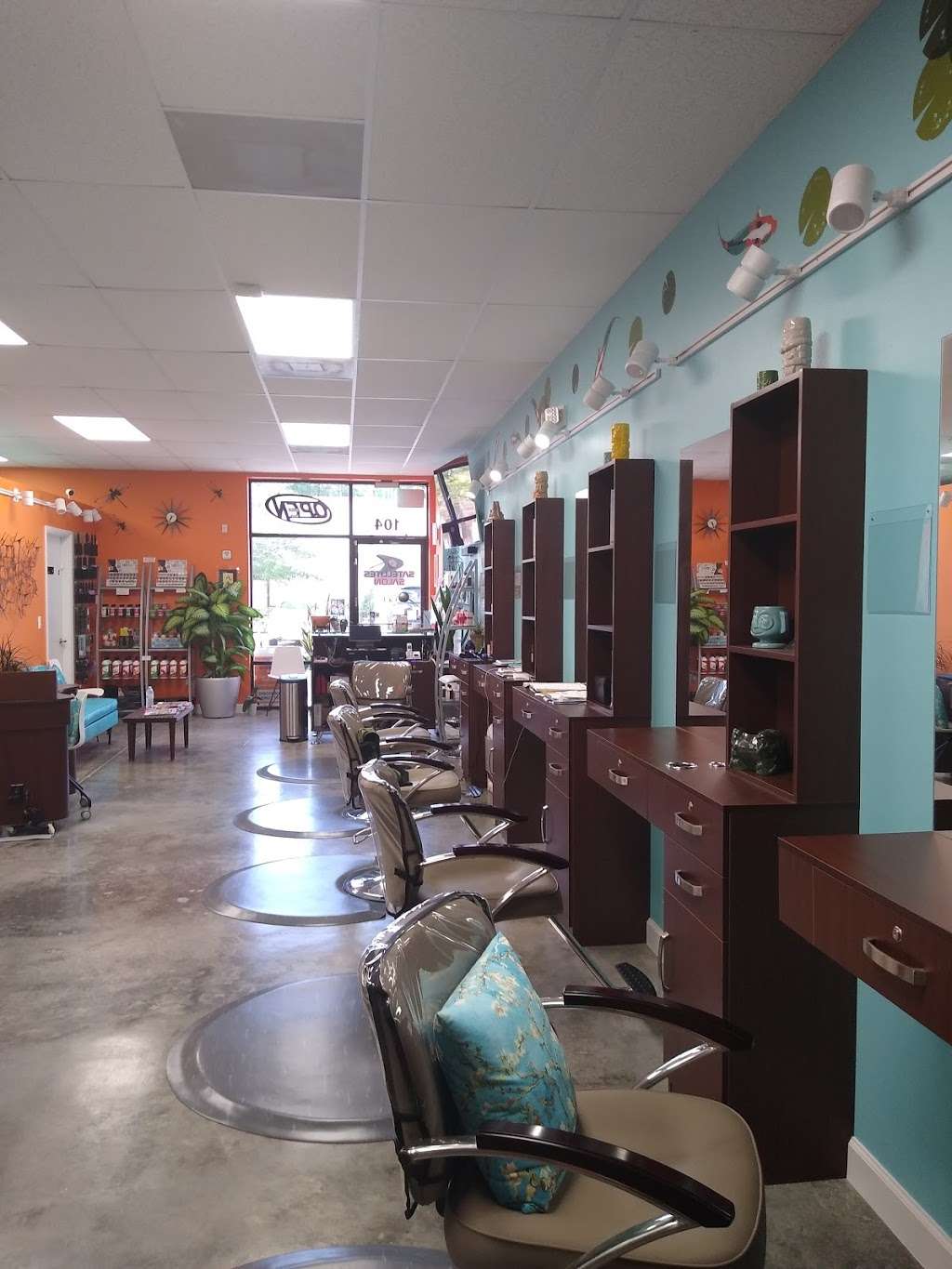 Satellites Salon | 3702 N Courtenay Pkwy #104, Merritt Island, FL 32953, USA | Phone: (321) 978-5784