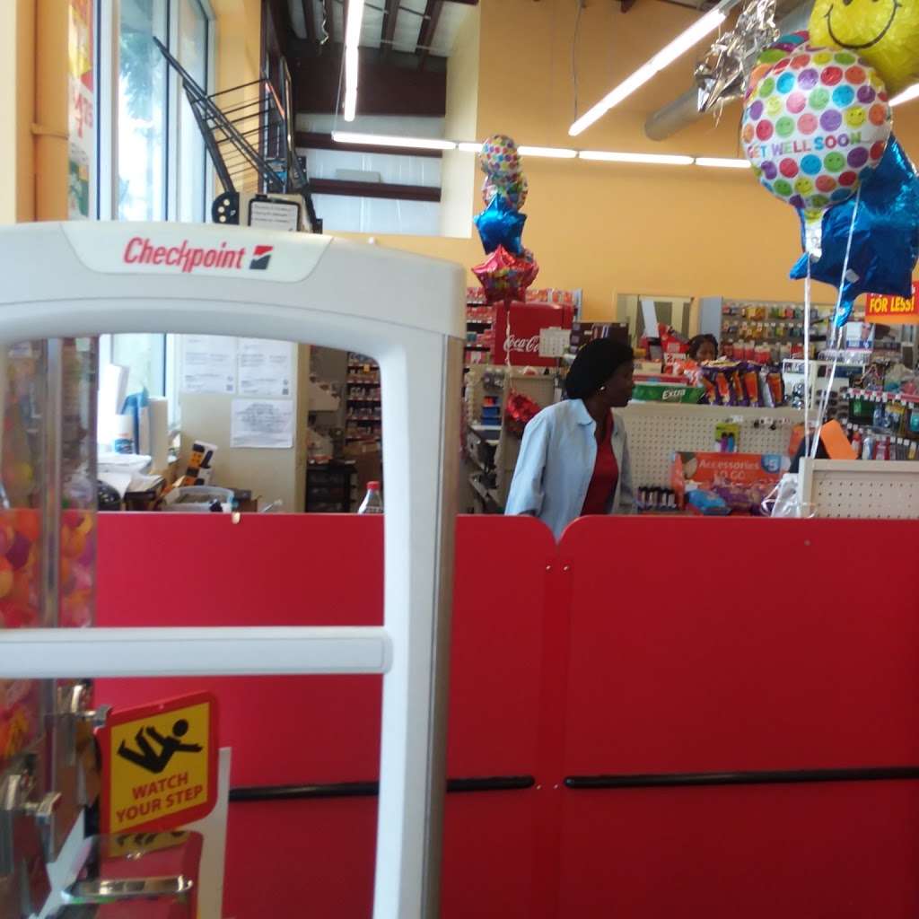 Family Dollar | 2720 Hammondville Rd, Pompano Beach, FL 33069 | Phone: (954) 633-5805