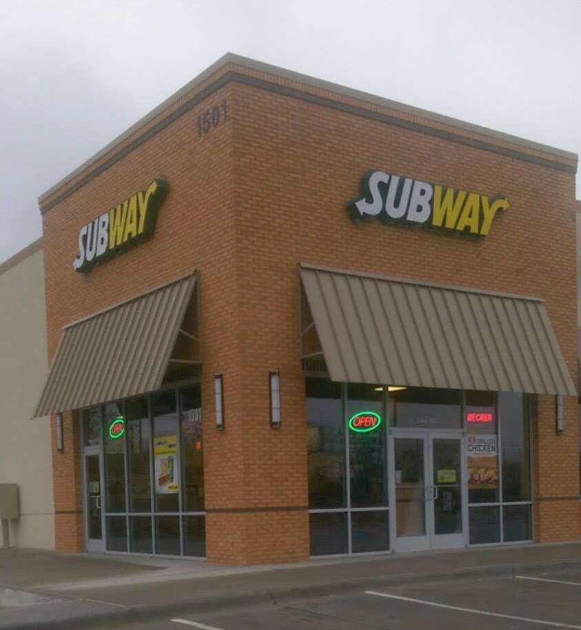 Subway Restaurants | & Miller Retail Center, 1501 W Miller Rd Suite 100, Garland, TX 75041, USA | Phone: (972) 278-3208