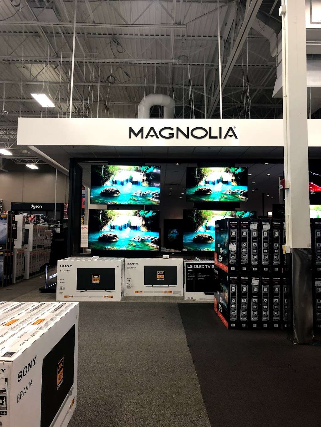 Magnolia Home Theater | 11450 Pines Blvd, Pembroke Pines, FL 33026, USA | Phone: (954) 624-3135