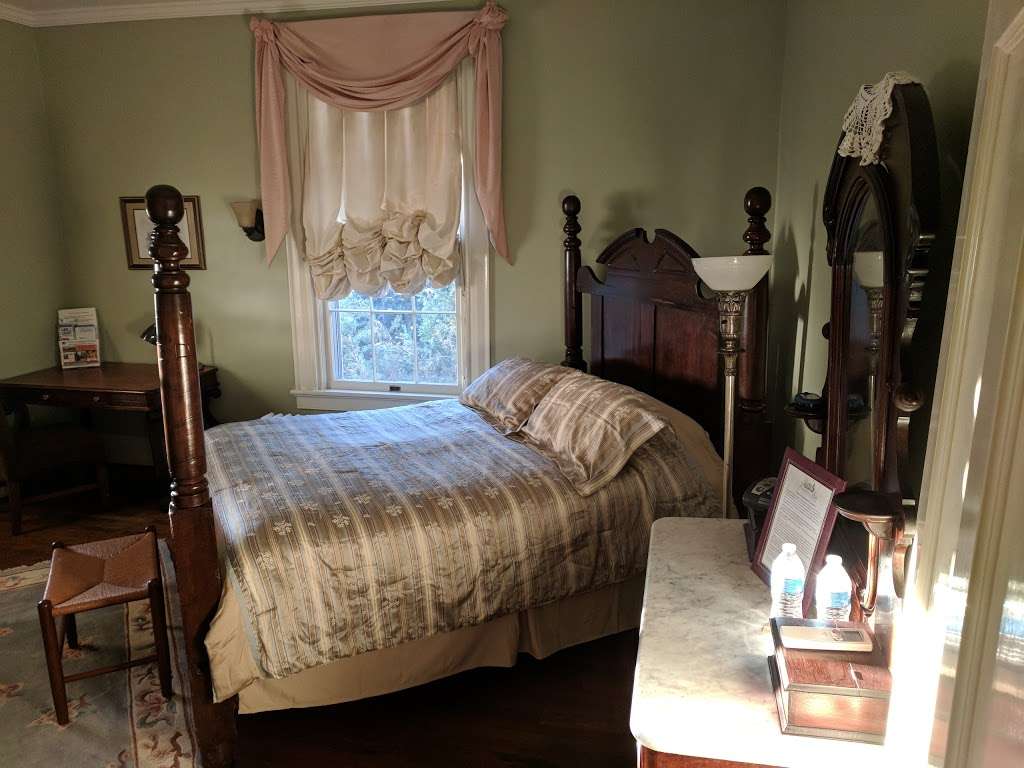 Fountain Hall Bed & Breakfast | 609 S East St, Culpeper, VA 22701, USA | Phone: (540) 825-8300