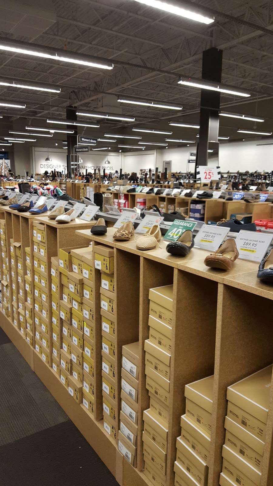 DSW Designer Shoe Warehouse | 550 Gateway Dr, Brooklyn, NY 11239, USA | Phone: (917) 789-7000