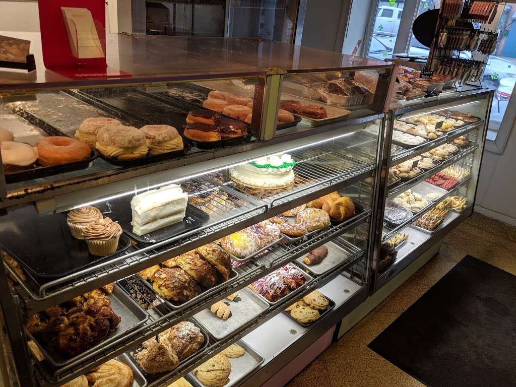 Lipkins Bakery | 8013 Castor Ave, Philadelphia, PA 19152 | Phone: (215) 342-3005