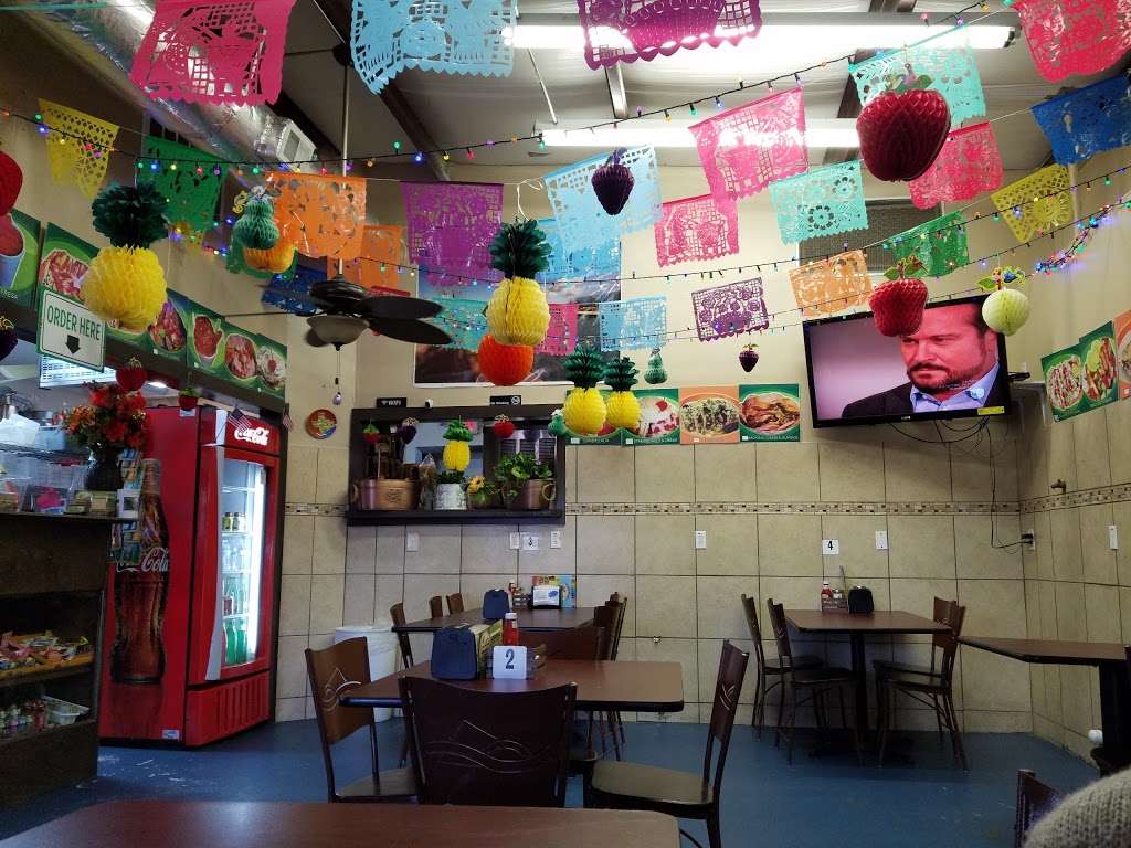 La Casita Taqueria & Refresqueria | 106 East Reidland Avenue, Crosby, TX 77532, USA | Phone: (281) 462-4689