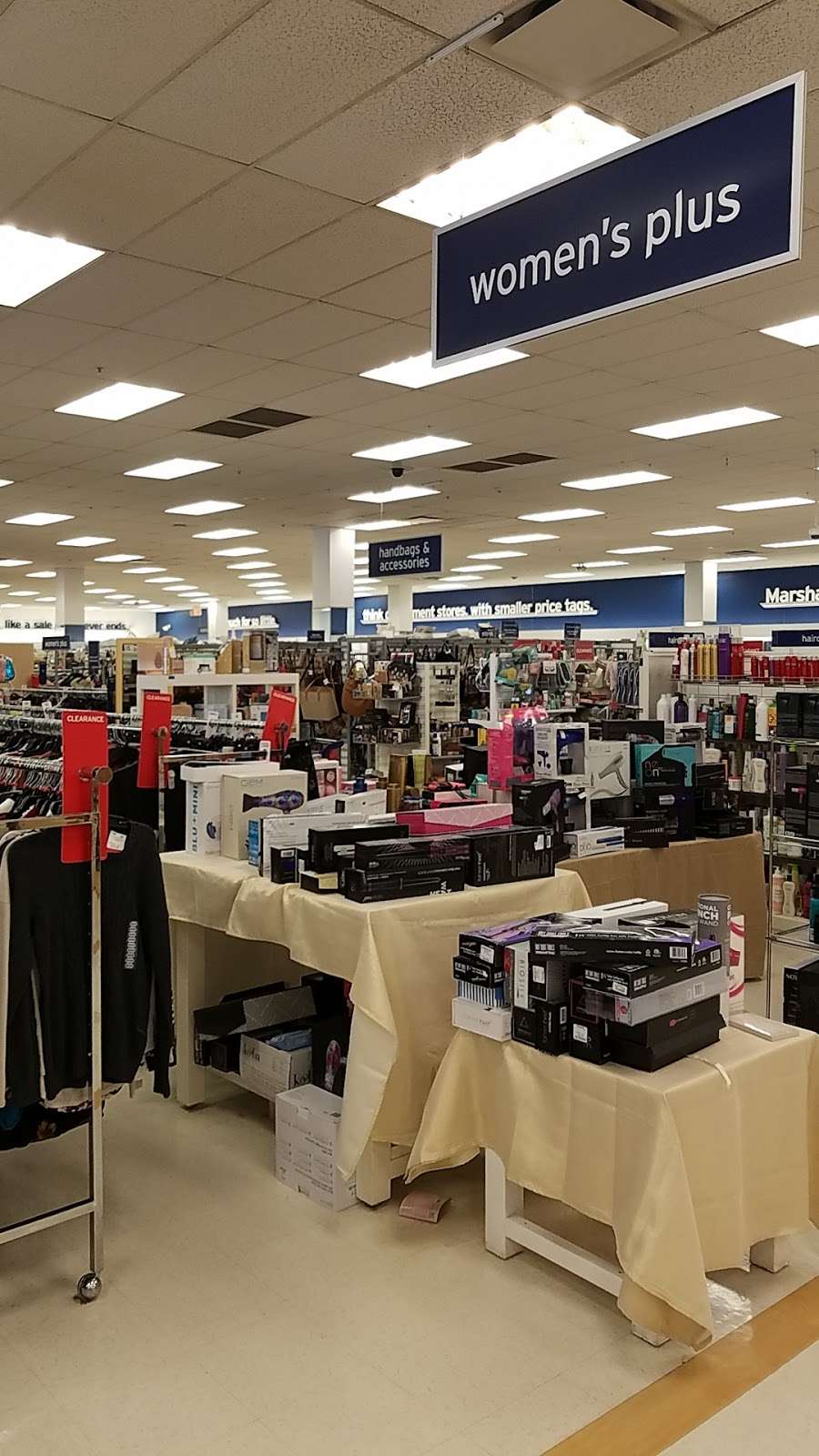 Marshalls | 3165 E Main St, Mohegan Lake, NY 10547 | Phone: (914) 526-2975