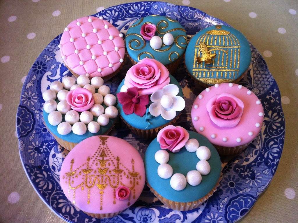 Cupcake Tea Party | 9 Landen Park, Horley RH6 8DZ, UK | Phone: 01293 401156