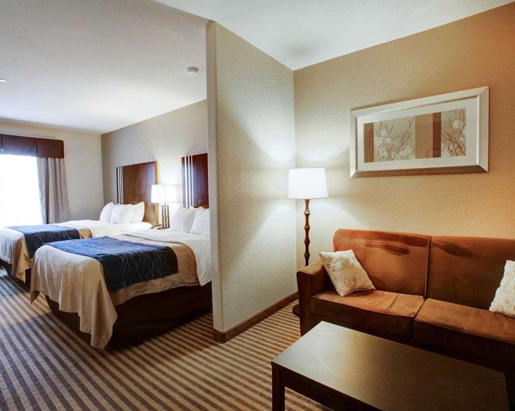 Comfort Inn & Suites | 9345 Hwy 6, Navasota, TX 77868, USA | Phone: (936) 825-9461