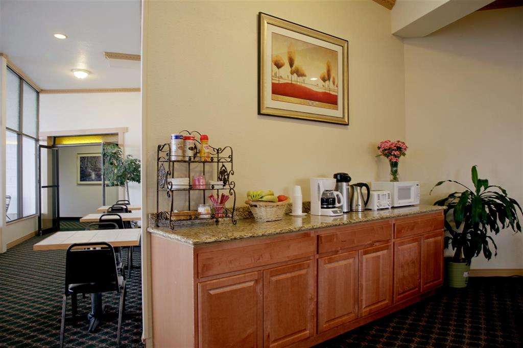 Americas Best Value Inn Longmont | 3815 CO-119, Longmont, CO 80504, USA | Phone: (303) 776-8700