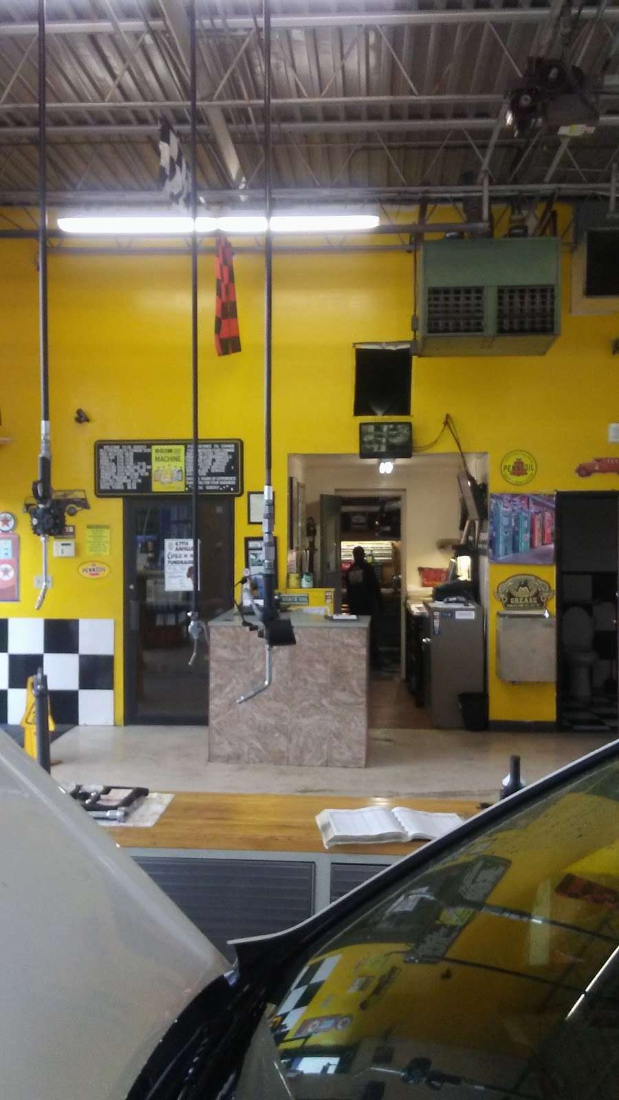 Oil Quickly Oil Change & Lube | 1142 Chicago St, Hammond, IN 46327, USA | Phone: (219) 937-2895