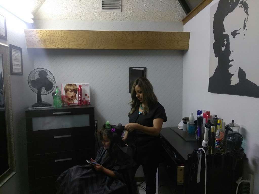 Auroras beauty salon | 1055 W Pioneer Pkwy, Grand Prairie, TX 75051, USA | Phone: (972) 693-3456