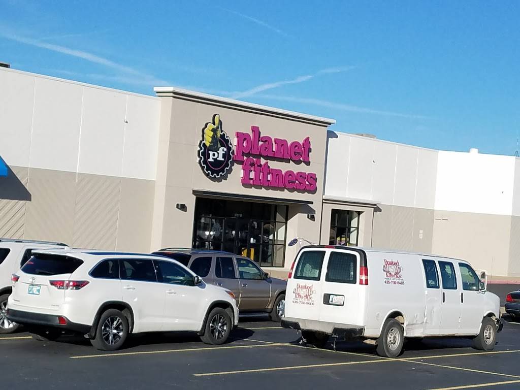 Planet Fitness | 5701 E Reno Ave Ste B, Midwest City, OK 73110, USA | Phone: (405) 458-9900