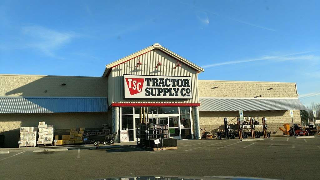 Tractor Supply Co. | 8986 Courthouse Rd, Louisa, VA 23093 | Phone: (540) 967-2365