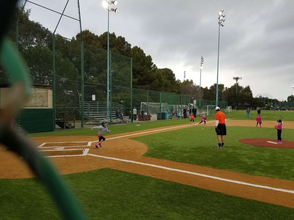 Highlands Park North Baseball Diamond | 200-, 298 Aberdeen Dr, San Carlos, CA 94070, USA