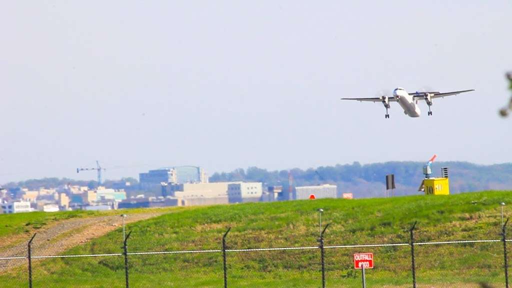 Ronald Reagan Washington National Airport | 2400 S Smith Blvd, Arlington, VA 22202, USA