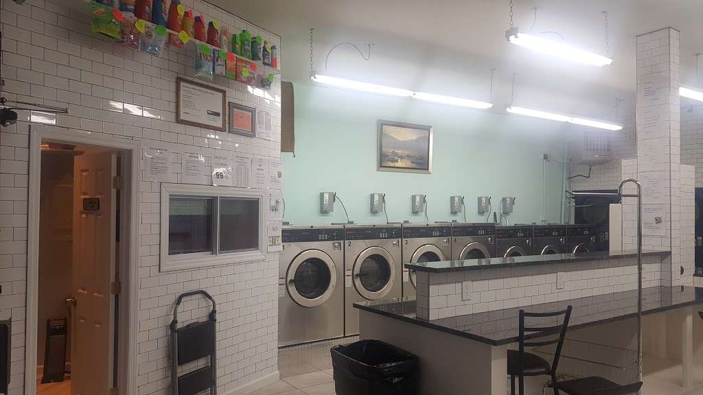 Loyola laundromat corp. | 2054 Wallace Ave, The Bronx, NY 10462, USA | Phone: (347) 657-0371