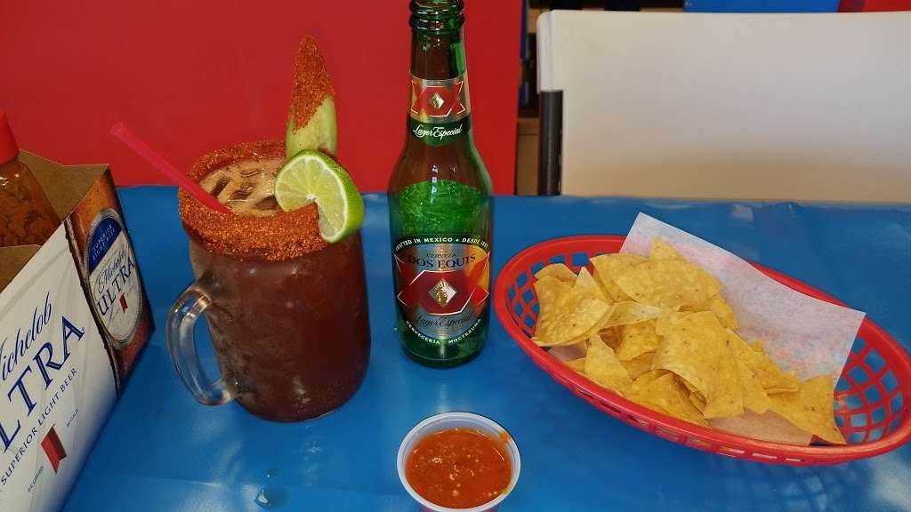 Sr Ozzys Tacos Y Mariscos | 1717 W Southern Ave, Phoenix, AZ 85041, USA | Phone: (602) 677-0284