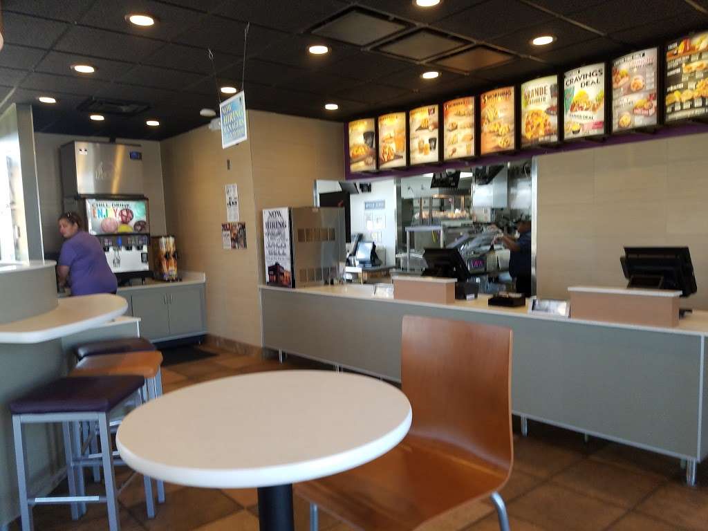 Taco Bell | 10130 Indianapolis Blvd, Highland, IN 46322, USA | Phone: (219) 924-1129