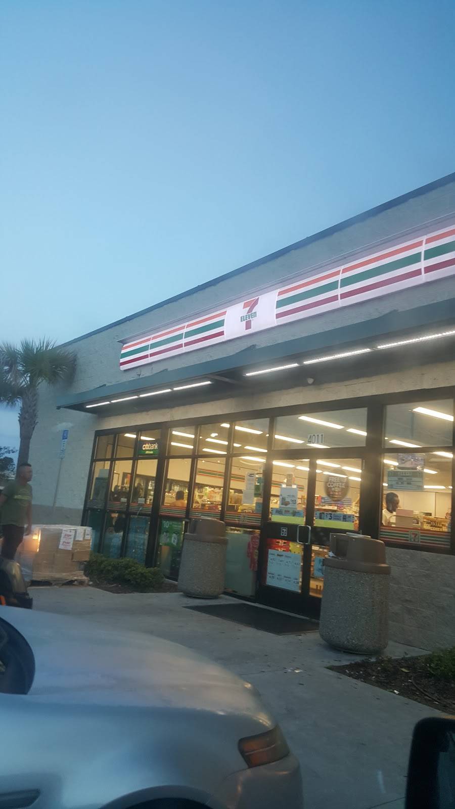 7-Eleven | 4011 W Oak Ridge Rd, Orlando, FL 32809, USA | Phone: (407) 363-5667