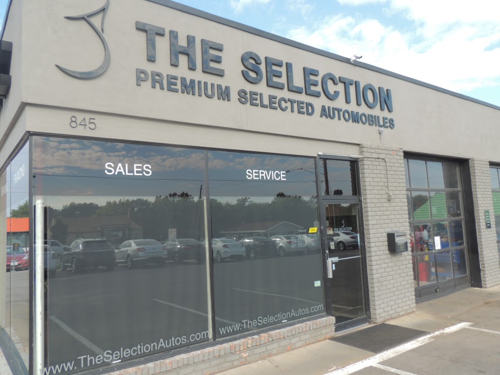 The Selection Premium Rentals | 845 Iowa St, Lawrence, KS 66049, USA | Phone: (785) 856-0280