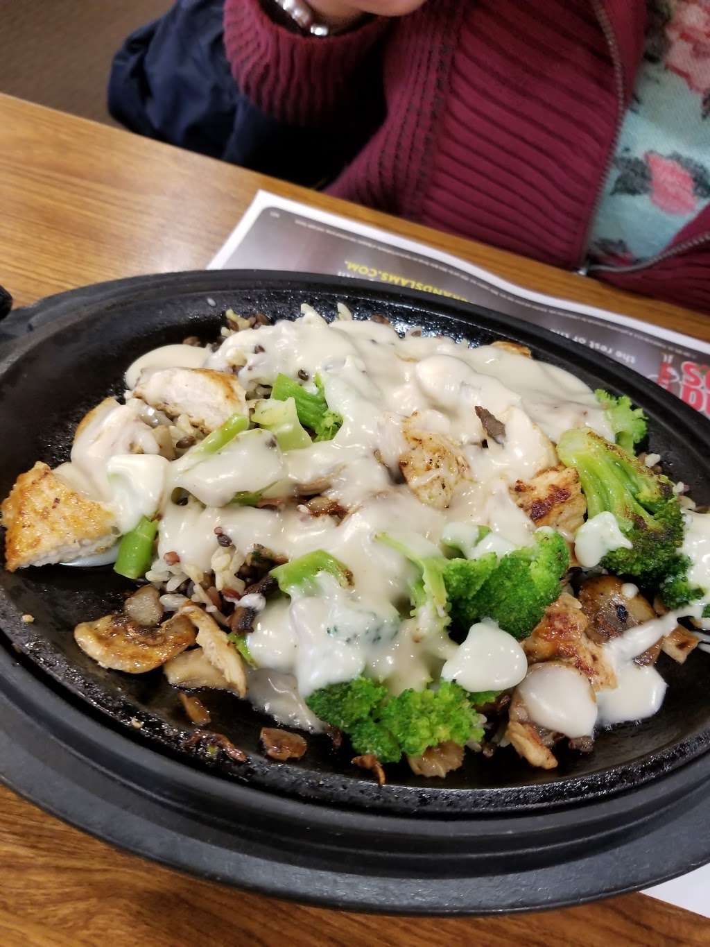 Dennys | 80 McIntosh Plaza, Newark, DE 19713, USA | Phone: (302) 738-4671