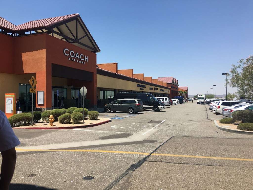 COACH BARSTOW | 2796 Tanger Way #300, Barstow, CA 92311, USA | Phone: (760) 253-2772