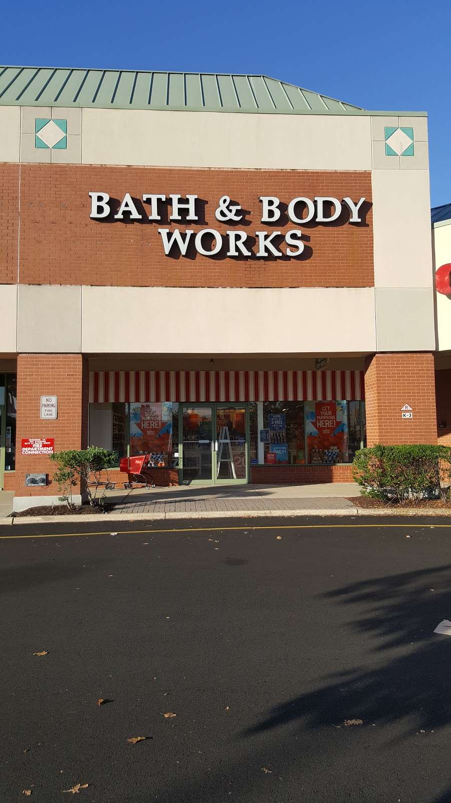 Bath & Body Works | 2300 Consumer Square, Mays Landing, NJ 08330 | Phone: (609) 677-9970