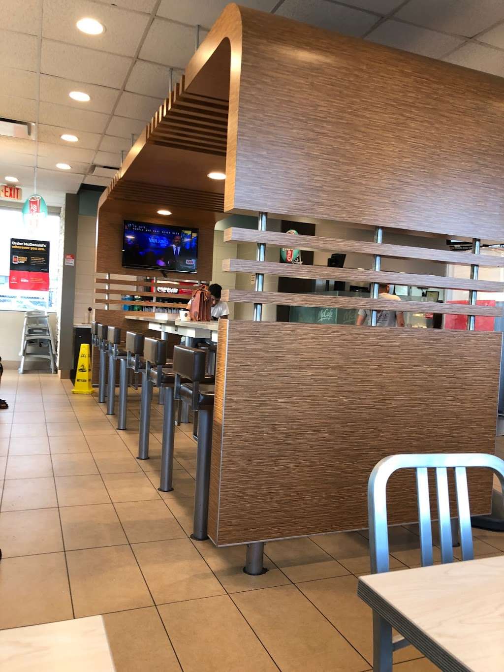 McDonalds | 5414 Airline Dr, Houston, TX 77076, USA | Phone: (713) 742-0446