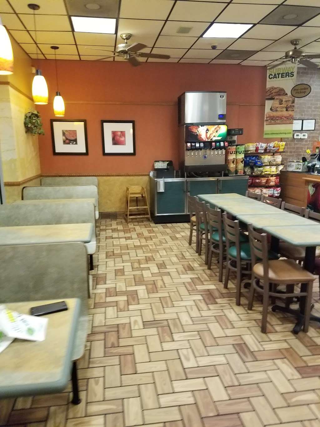 Subway Restaurants | 410 W King St, Littlestown, PA 17340, USA | Phone: (717) 359-4411