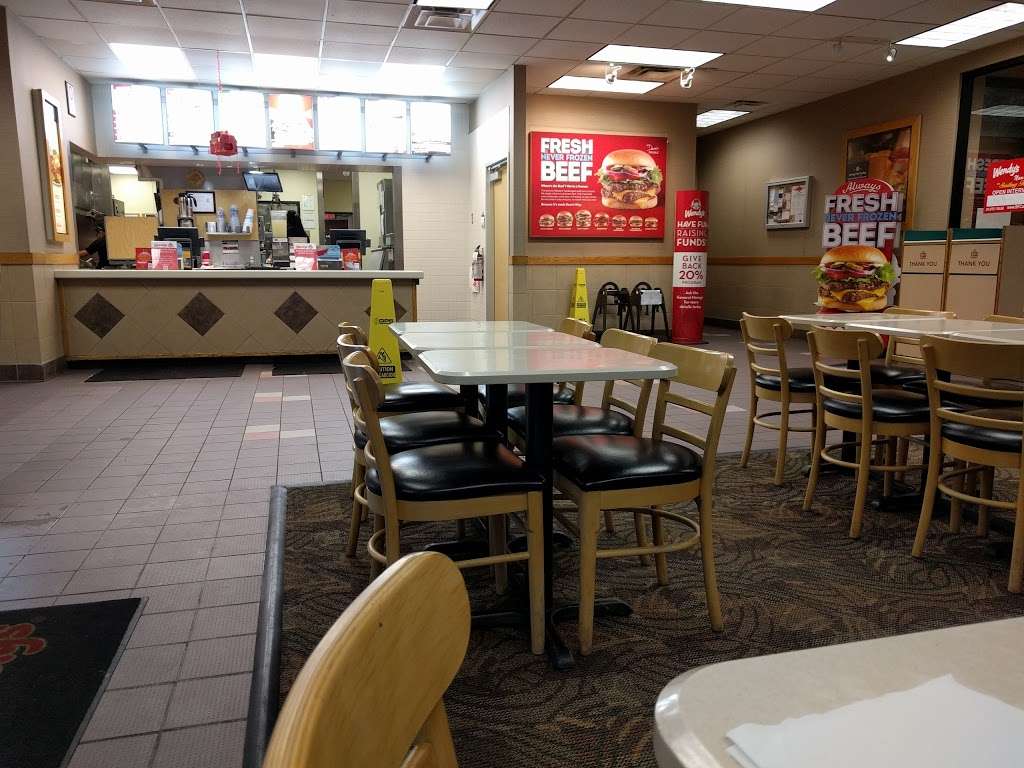 Wendys | 1362 South St #12, Fox Lake, IL 60020, USA | Phone: (847) 973-9581