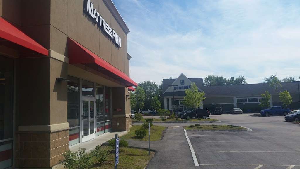 Mattress Firm Amherst Plaza | 131 NH-101A, Amherst, NH 03031 | Phone: (603) 579-4700