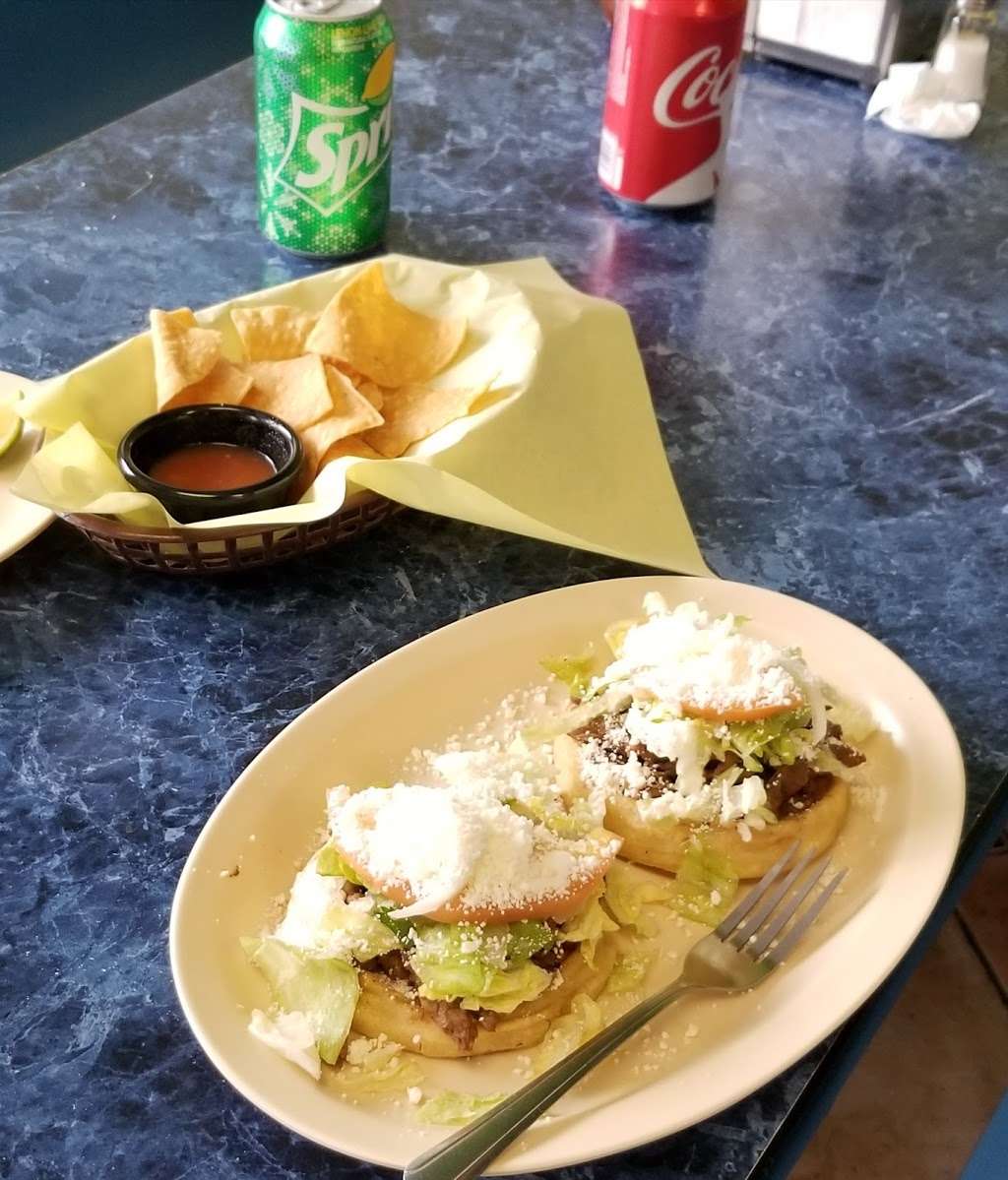 Mi Lindo Guerrero Mexican Restaurant | 1811 N Long Beach Blvd, Compton, CA 90221, USA | Phone: (310) 761-1061