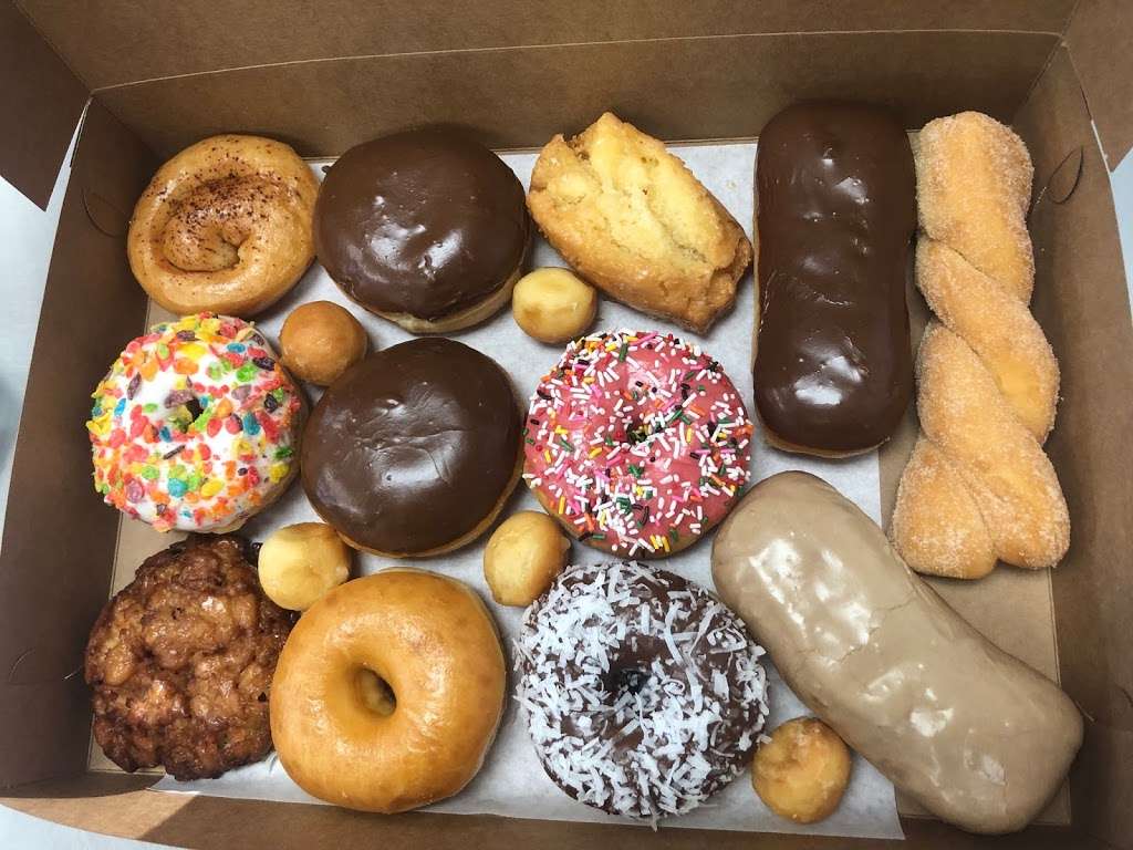Daily Donuts & Smoothies ????????☕☕???????? | 9133 W Thunderbird Rd #107, Peoria, AZ 85381 | Phone: (602) 327-1990