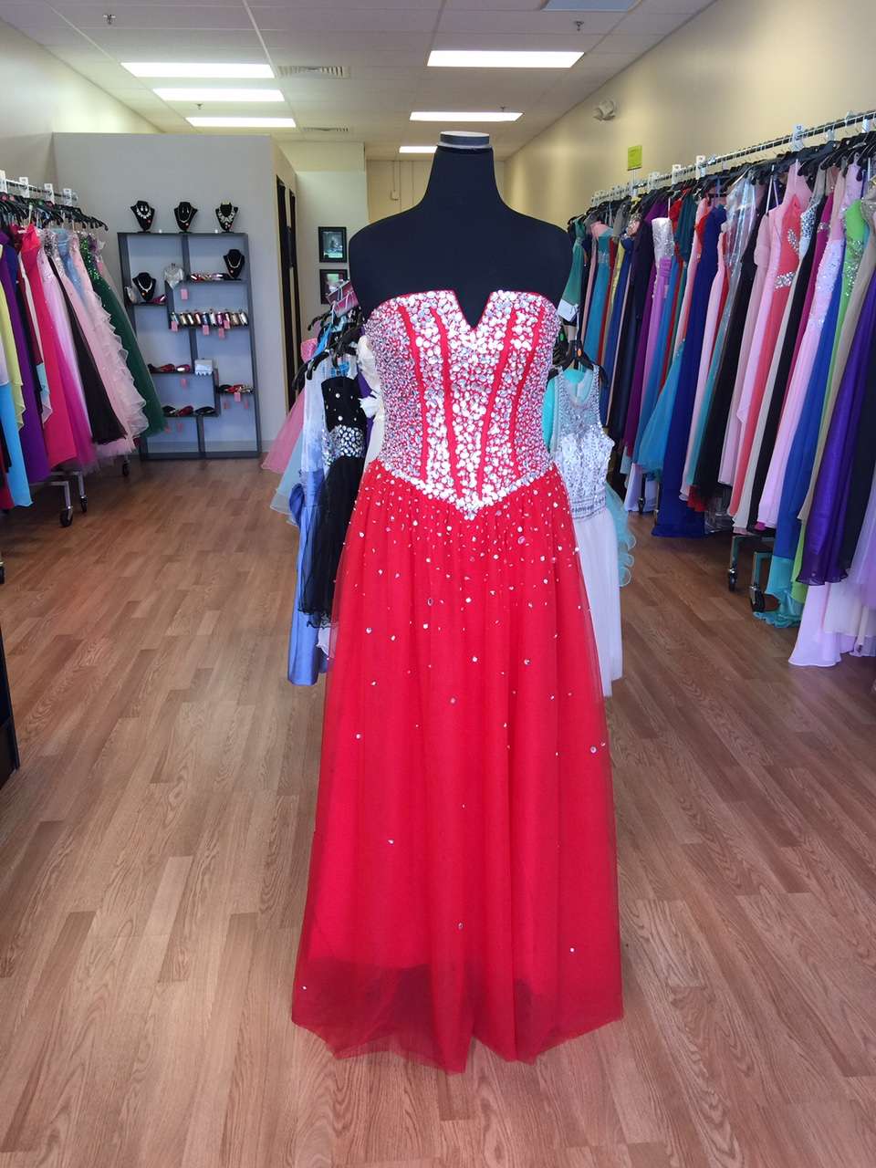 Bella Gowns & Tuxedos | 3352 Canoe Creek Rd, St Cloud, FL 34772 | Phone: (321) 251-2866