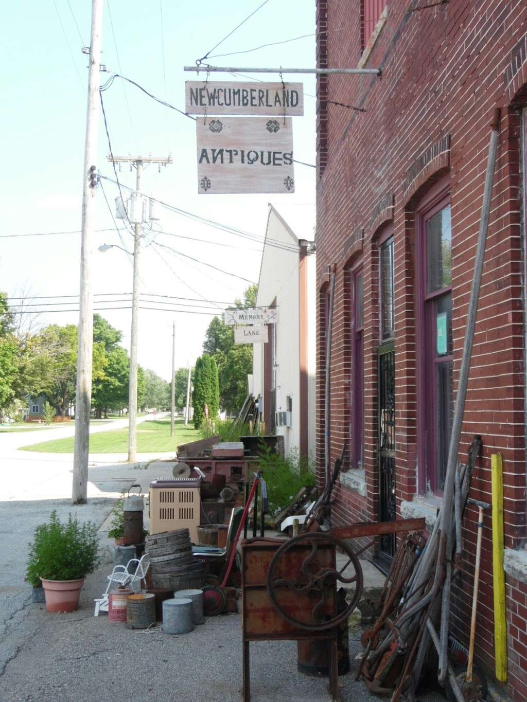 New Cumberland Antiques | 702 Massachusetts Ave, Upland, IN 46989, USA | Phone: (765) 506-1266