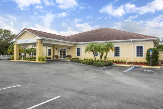 Blount & Curry Funeral Home Oldsmar West Hillsborough Chapel | 6802 Silvermill Dr, Tampa, FL 33635 | Phone: (813) 814-4444