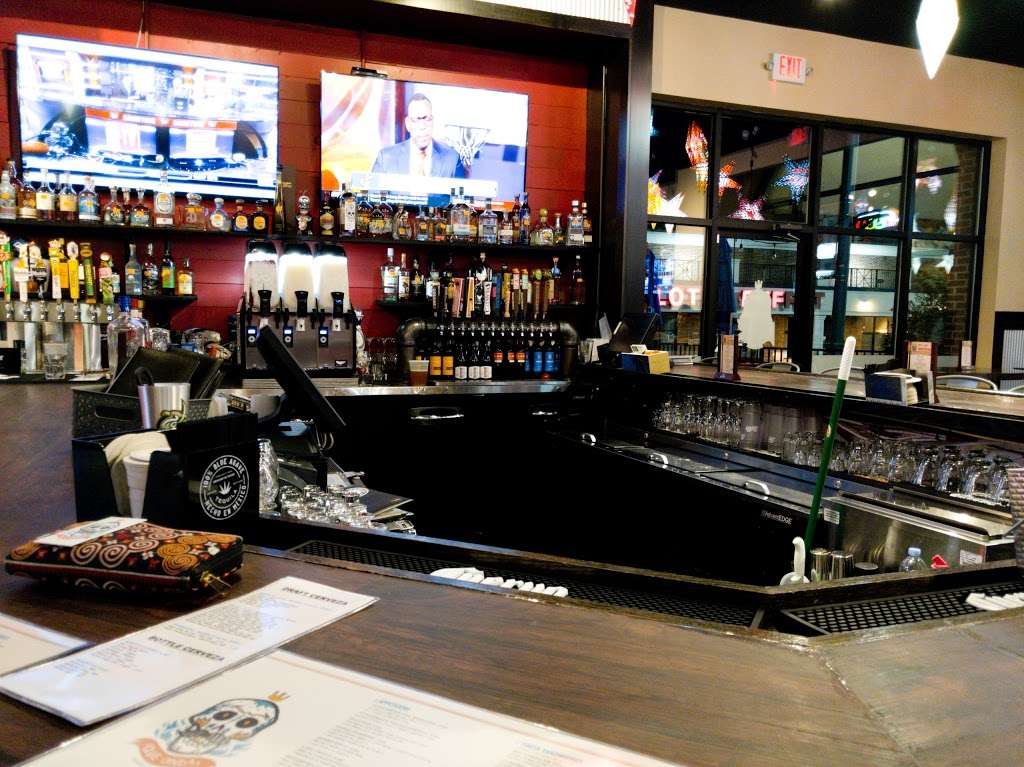 Que Onda Tacos + Tequila University City | 9601 N Tryon St Suite K, Charlotte, NC 28262, USA | Phone: (980) 299-5505