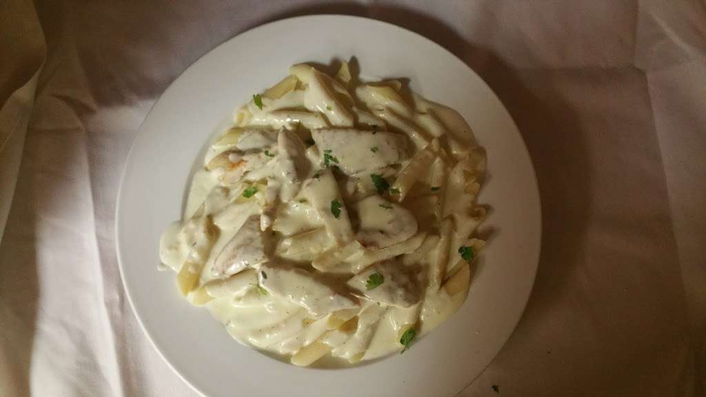Castillos Pizzería-Restaurant | 1200 S Clinton Ave, Trenton, NJ 08611, USA | Phone: (609) 393-1616