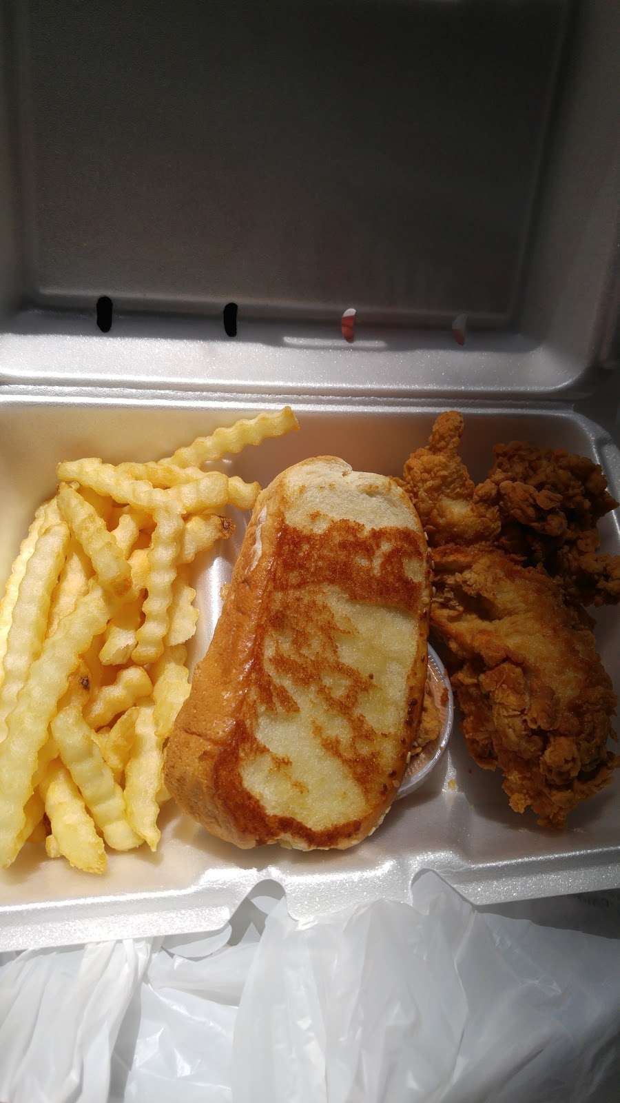 Raising Canes Chicken Fingers | 1601 Broadway St, Pearland, TX 77581, USA | Phone: (281) 993-5171