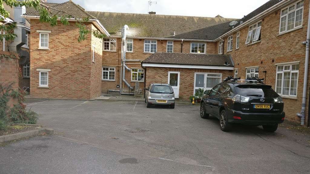 Frank Foster House - Runwood Homes Senior Living | Loughton La, Theydon Bois, Epping CM16 7LD, UK | Phone: 01992 812525