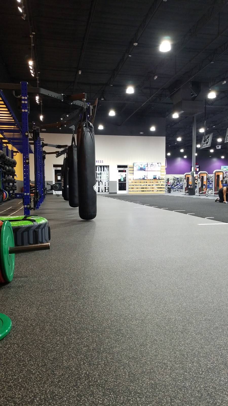 Crunch Fitness - Avondale | 10050 W McDowell Rd #120, Avondale, AZ 85392, USA | Phone: (623) 936-0412