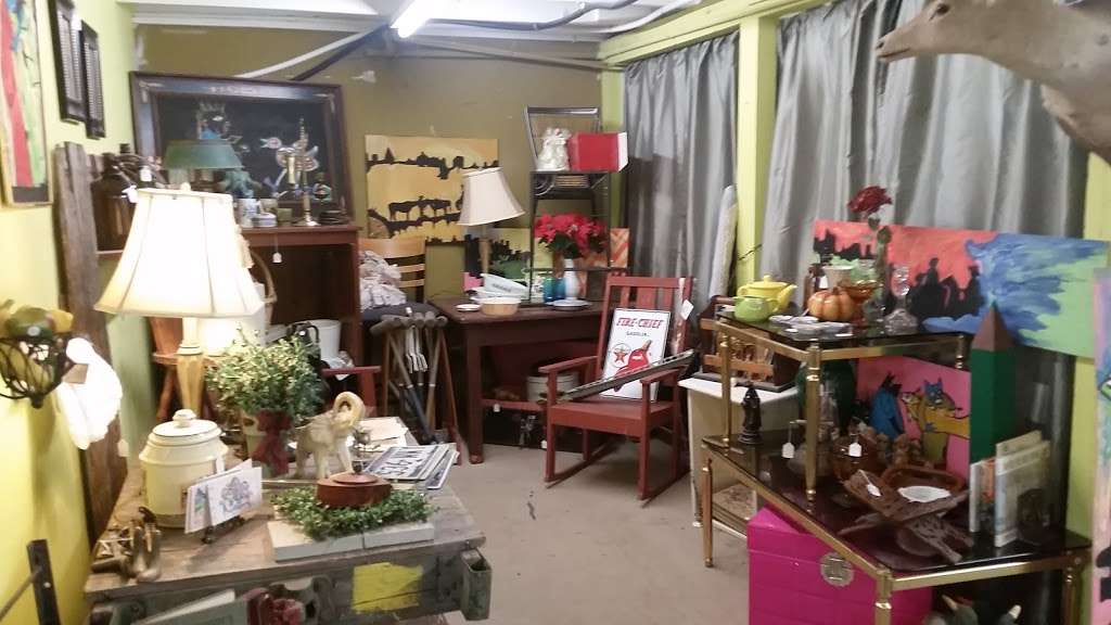 Circle P Antiques & Collectables | 101 E Washington Ave, Navasota, TX 77868 | Phone: (936) 825-0522